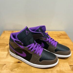 Air Jordan 1 Mid “ Palomino” NWT Size 11.5